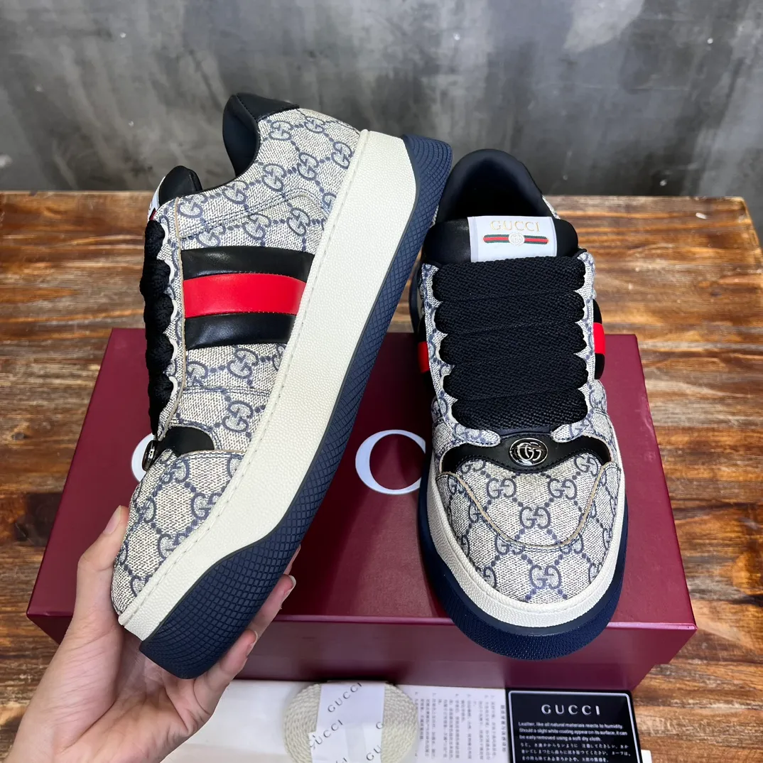 P660 [Ready Stock] Top ❤️New Color Gucci Brand New Screener Series Couple Style Chubby Bread Shoes Small Dirty Shoes Fatty Double G Casual Sneakers Original Purchase Develop Original Purchase Develop Screener series sneakers are inspired by the classic sneakers of the 1970s. They are named after the defensive action in sports. They are decorated with striped webbing on the side and embellished with retro Gucci logos. These sneakers are made of GG canvas. Purple leather details add depth to the piece with sharp contrast, and the details are fuller. Exquisite packaging at the delivery counter ▪️Fabrics: Original imported cowhide + double G fabric ▪️Inner lining: Original customized breathable cowhide lining ▪️Sole: Original molded TPU outsole ▪️Sole thickness: 6CM ▪️Size: Women's 35-40 / Men's 39-44! ! …..